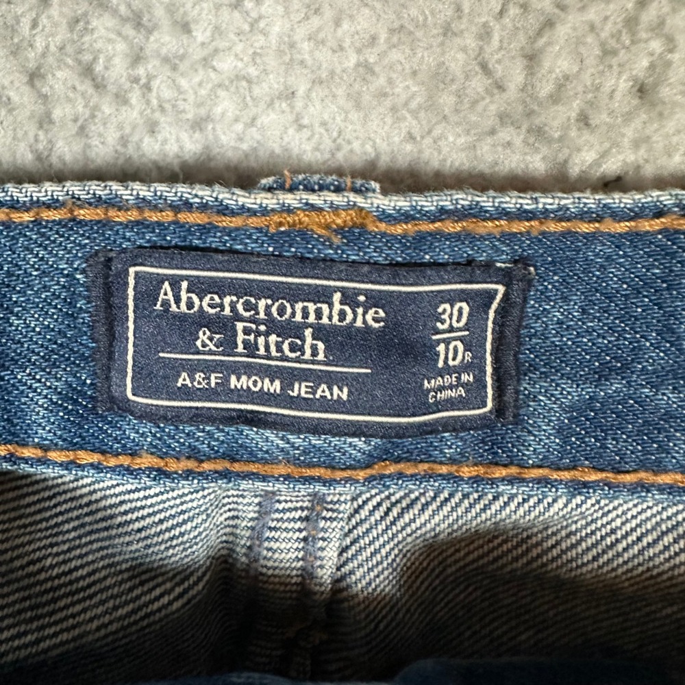 Abercrombie & Fitch A&F High Rise Mom Jean 30 10R Distressed Ripped‎ Medium Wash - Picture 2 of 9